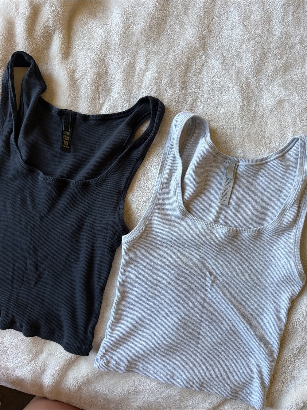 Skims Rib Tank in black, gray, beige, pink & red SET OF 5 - Picture 3 of 6